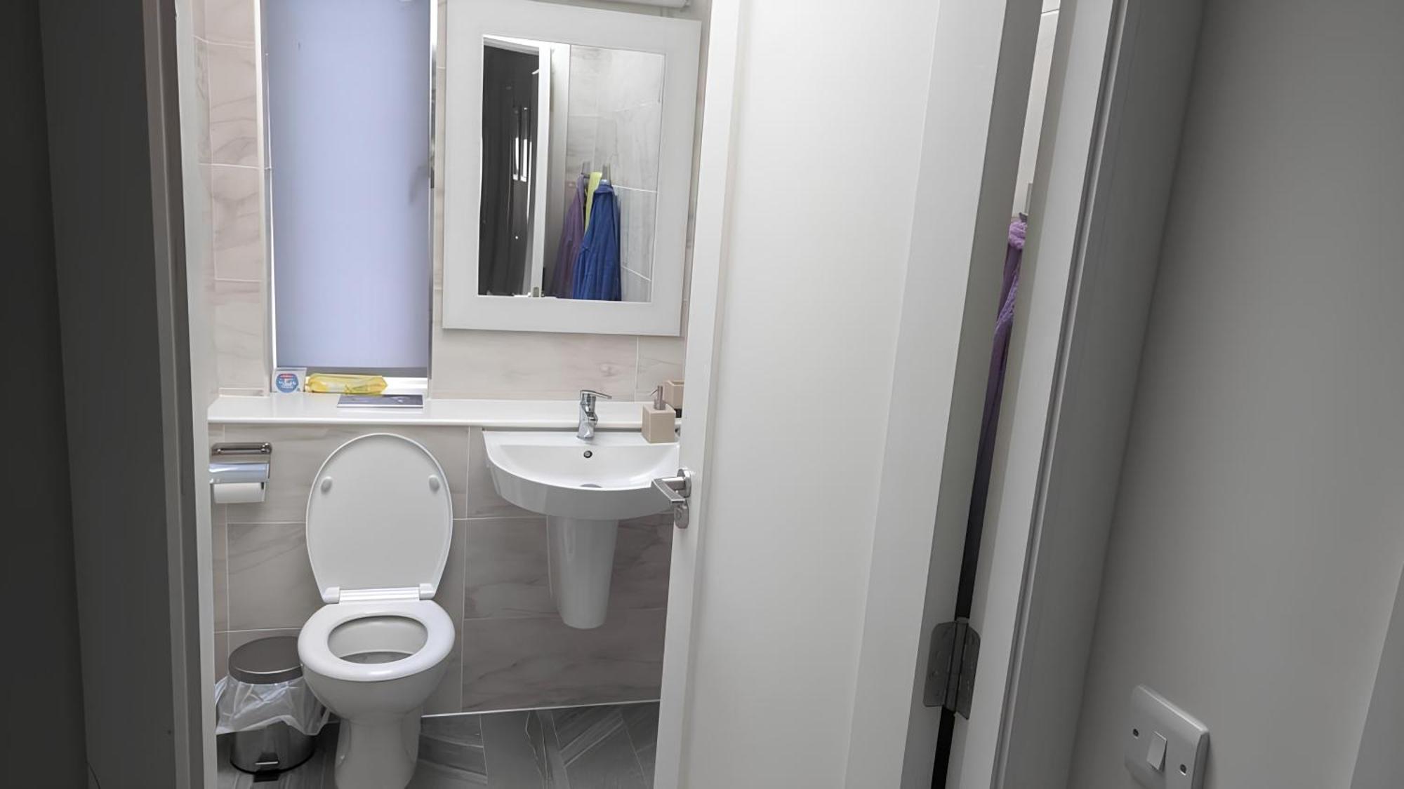 New House, Private Rooms In A Peaceful Neighborhood Dublin Ngoại thất bức ảnh